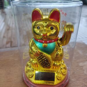 Maneki Neko Gato da Sorte Dourado Solar 11,5 cm