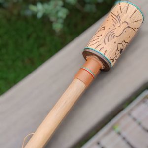 Maraca Artesanal em Bambu