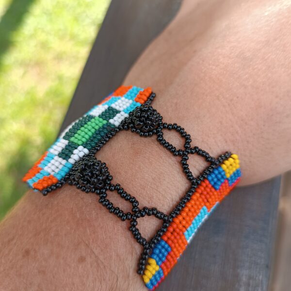 Pulseira étnica de miçangas pirâmide - Image 3