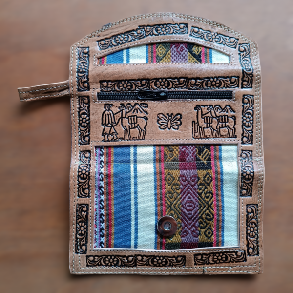 Carteira Peruana de Couro Pirografado Marron - Image 3