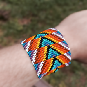 Pulseira étnica de miçangas 3D