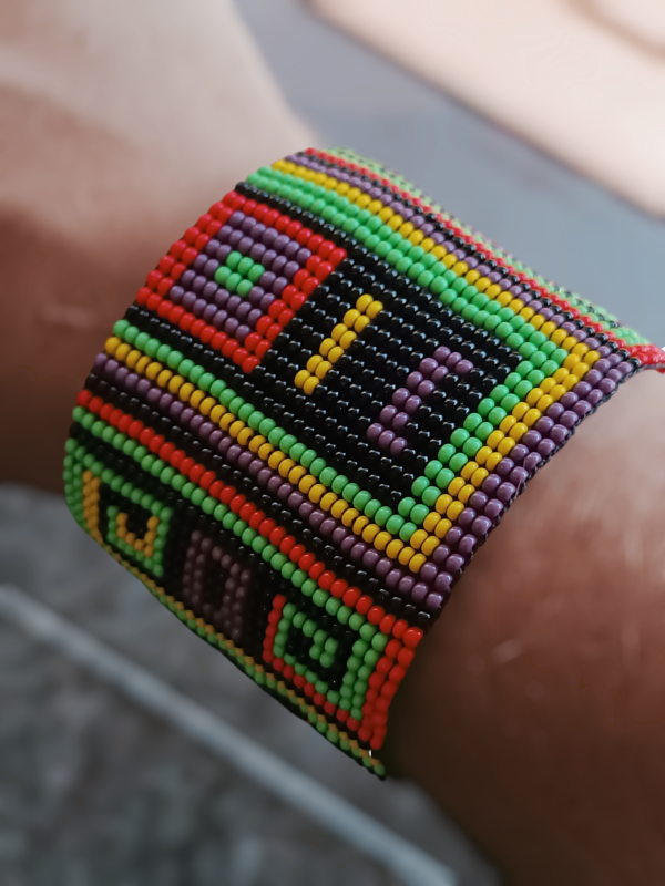 Pulseira étnica de miçangas Inka vermelho e preto - Image 2
