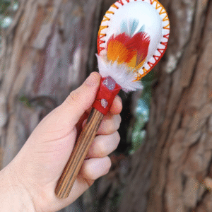 Maraca de Couro Branco e Cabo de Jagube