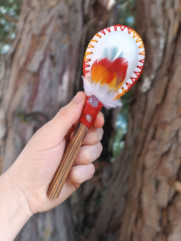 Maraca de Couro Branco e Cabo de Jagube - Image 2