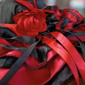 Chapéu De Luxo Para Pomba Gira Aba Larga Preto e vermelho camadas